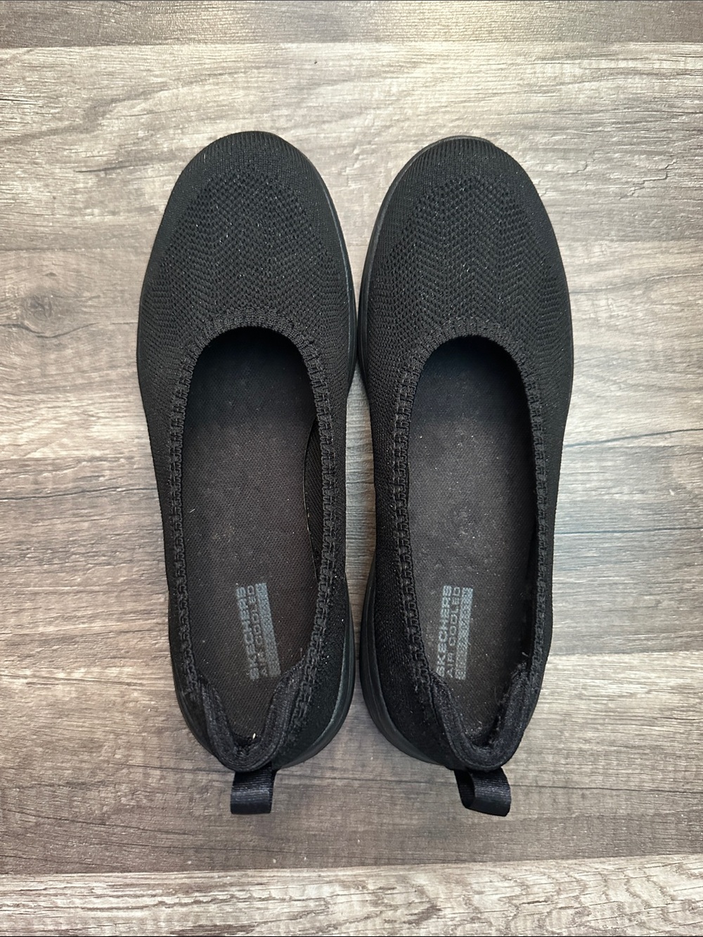 Women’s Skechers Air Cooled Goga Mat Black Slip On Shoes in size 8.0